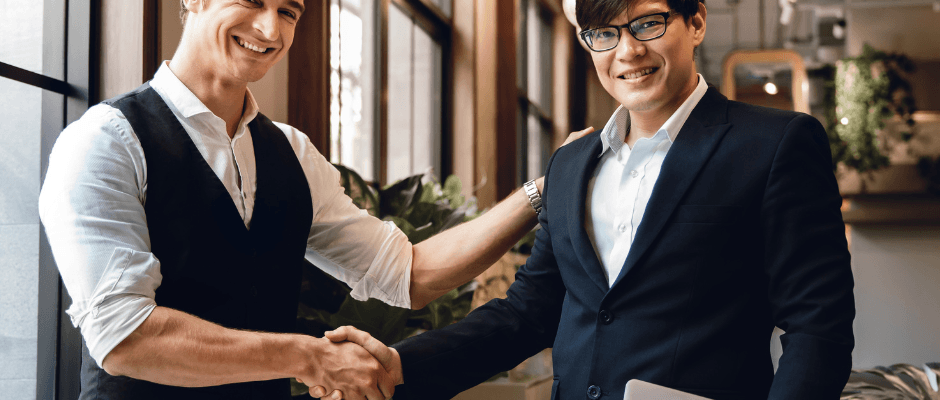 Aký je rozdiel medzi spoločníkom a konateľom s.r.o.?